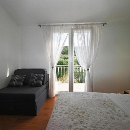Apartments Mihovilovic - 50 M From Beach Slatine Dış mekan fotoğraf
