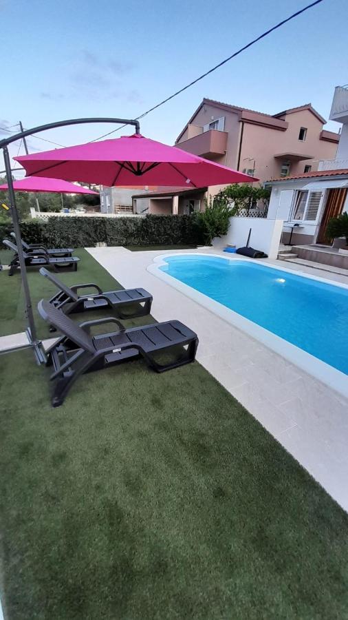 Apartments Mihovilovic - 50 M From Beach Slatine Dış mekan fotoğraf