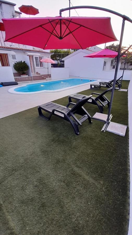 Apartments Mihovilovic - 50 M From Beach Slatine Dış mekan fotoğraf