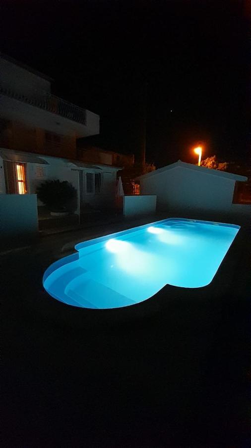 Apartments Mihovilovic - 50 M From Beach Slatine Dış mekan fotoğraf