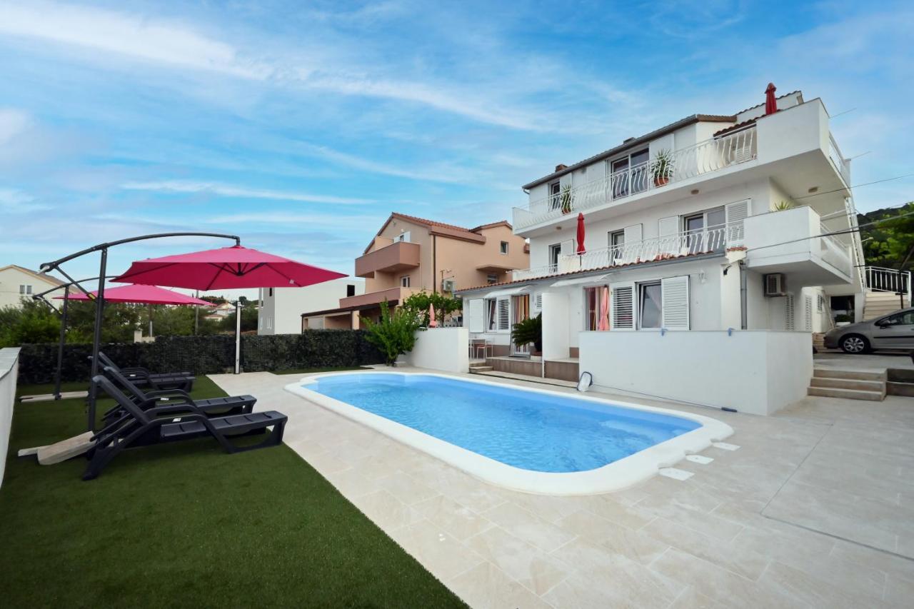 Apartments Mihovilovic - 50 M From Beach Slatine Dış mekan fotoğraf