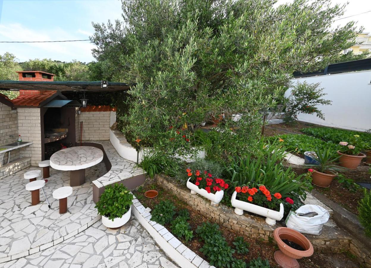 Apartments Mihovilovic - 50 M From Beach Slatine Dış mekan fotoğraf