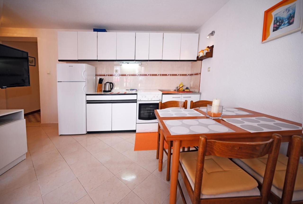 Apartments Mihovilovic - 50 M From Beach Slatine Oda fotoğraf