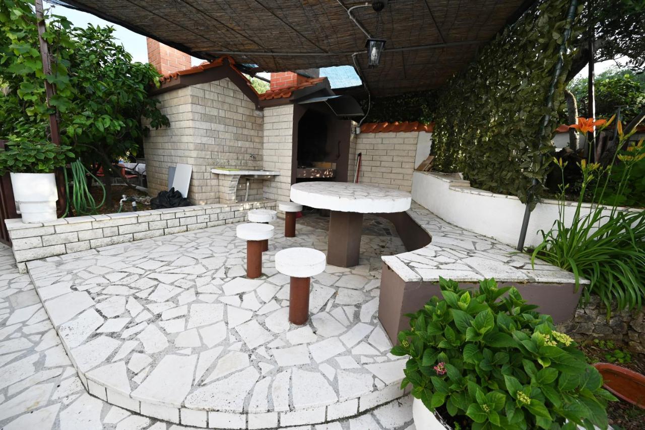 Apartments Mihovilovic - 50 M From Beach Slatine Dış mekan fotoğraf
