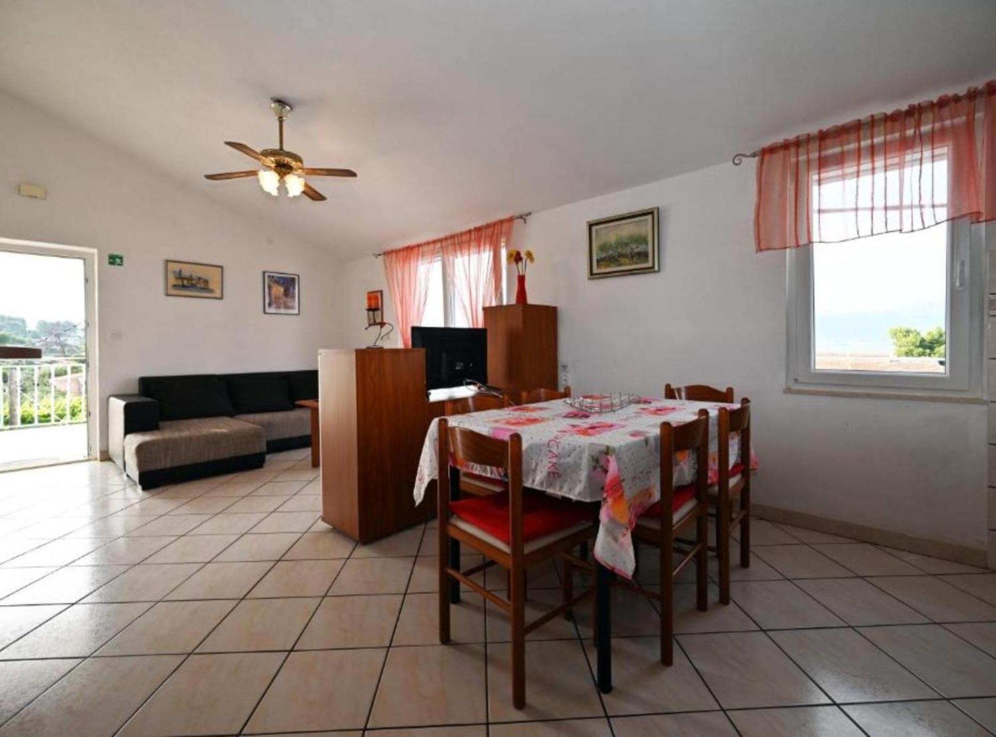 Apartments Mihovilovic - 50 M From Beach Slatine Dış mekan fotoğraf